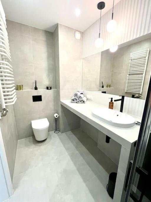 New 69 Apartment Szybowcowa Centre Katowice Free Parking Exterior photo